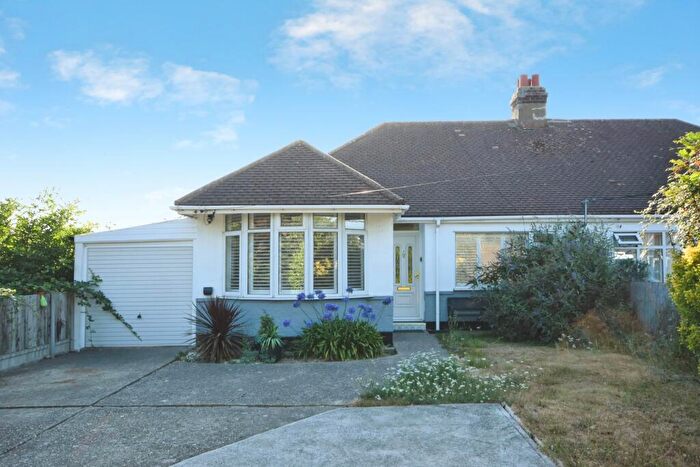 2 Bedroom Bungalow For Sale In Southend Road, Rochford, Essex, SS4