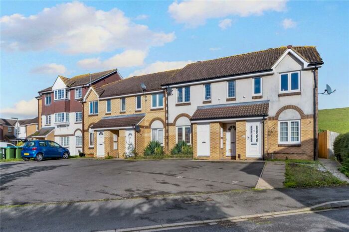 1 Bedroom Maisonette To Rent In Shaw Drive, Walton-On-Thames, Surrey, KT12