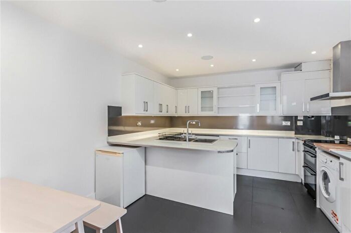 4 Bedroom End Of Terrace House To Rent In Gautrey Road, Nunhead, London, SE15