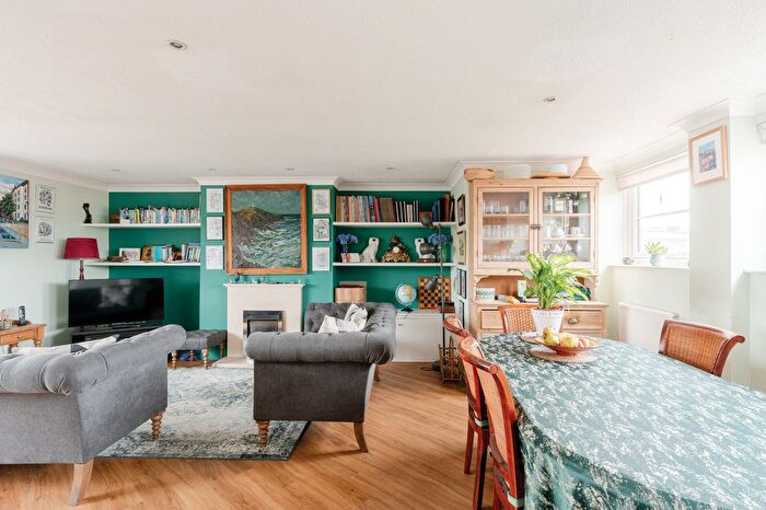 3 Bedroom Flat For Sale In Merrick Court, Merchants Quay, Bristol, BS1