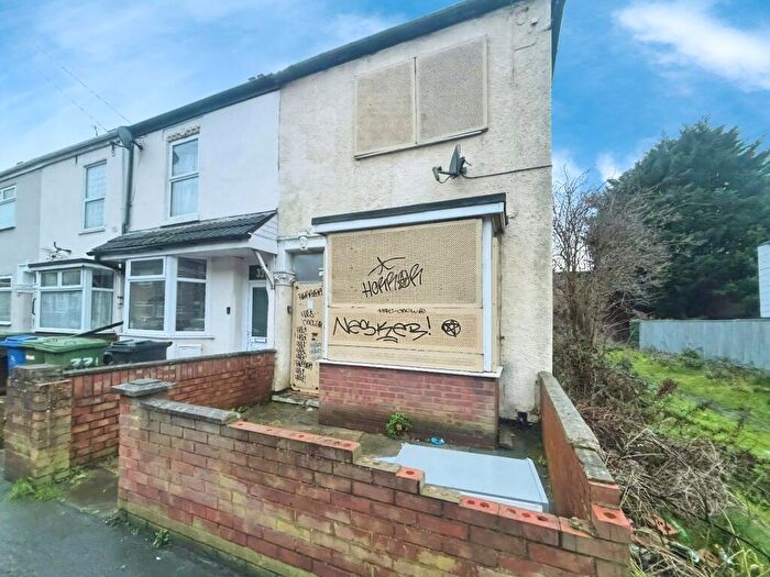 3 Bedroom End Of Terrace House For Sale In Convamore Road, Grimsby, Lincolnshire, DN32