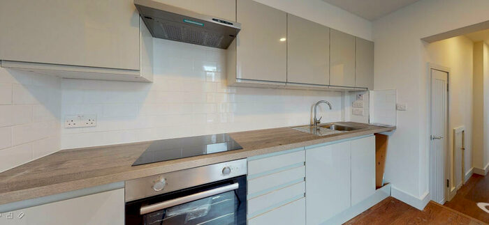 1 Bedroom Flat To Rent In Godstone Road, Surrey, CR3