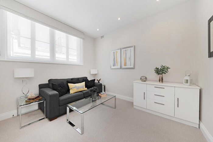 1 Bedroom Flat To Rent In Kinnerton Place South, Belgravia, SW1X