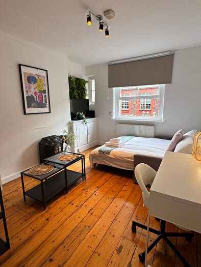 2 Bedroom Flat To Rent In Parker Mews, Kcl, Ic, Ucl, Lse, Covent Garden, West End, Holborn, Strand, London, WC2B