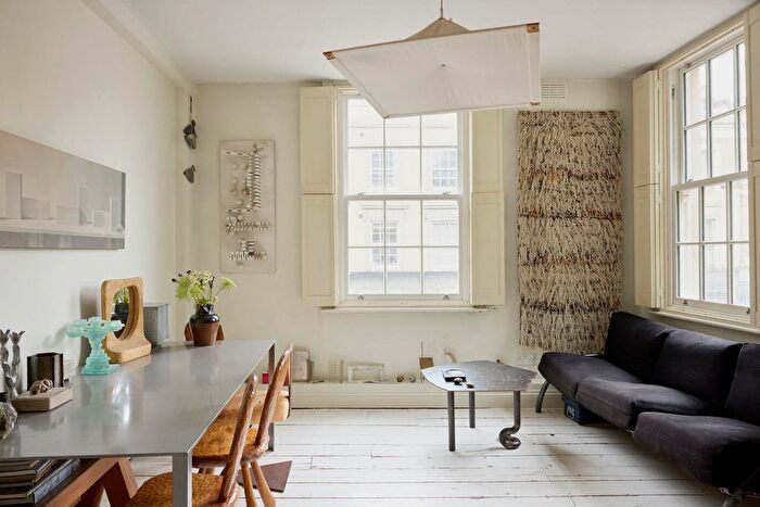 2 Bedroom Flat For Sale In Stoke Newington High Street, London, N16