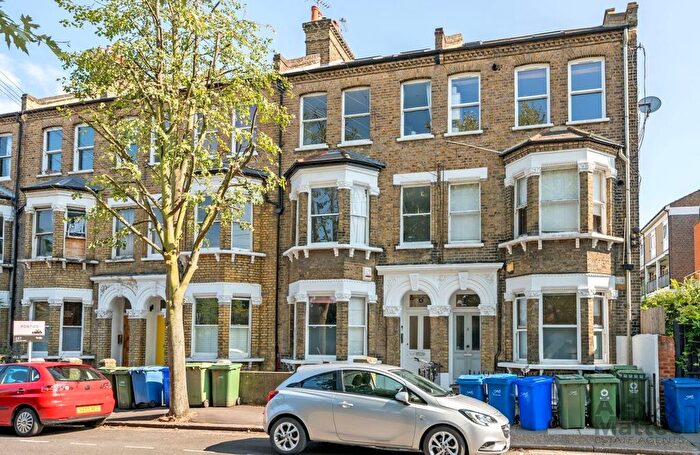 2 Bedroom Flat To Rent In Morna Road, Camberwell, SE5