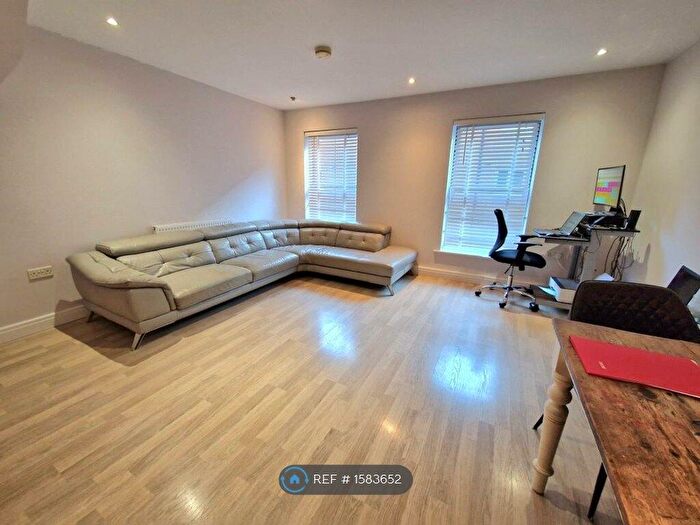 2 Bedroom Flat To Rent In Auction House Courtyard, Luton, LU1