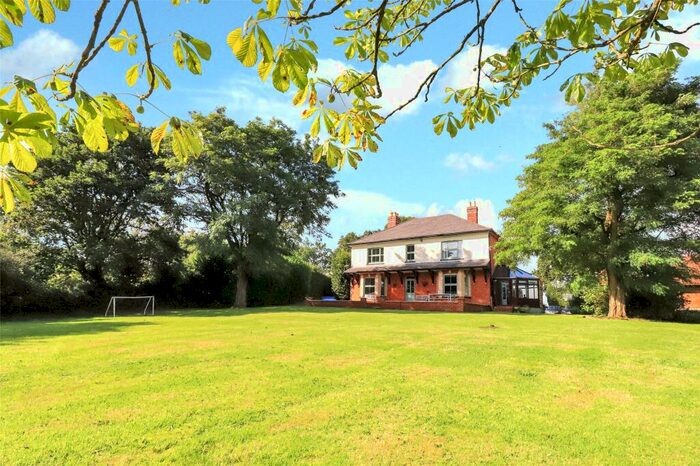 4 Bedroom Detached House For Sale In Washfield, Tiverton, Devon, EX16