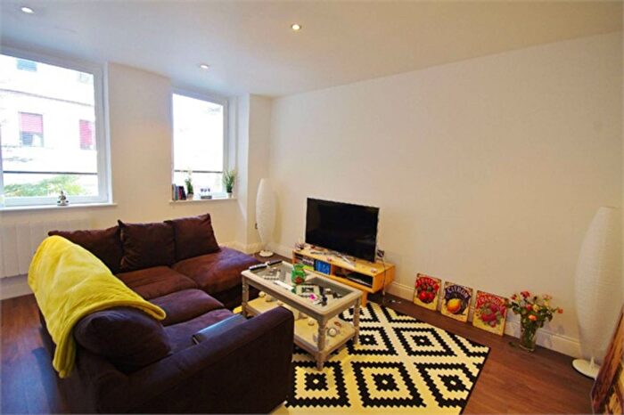 1 Bedroom Flat To Rent In Chiltern House, Watford, WD18