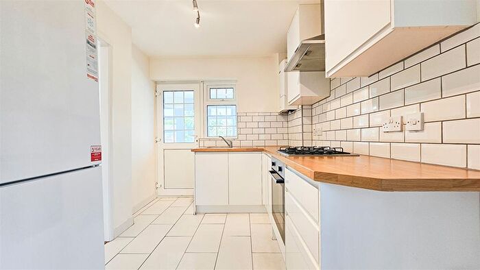 2 Bedroom End Of Terrace House To Rent In West End Lane, Harlington, UB3