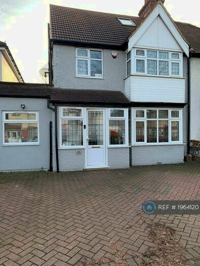 4 Bedroom Terraced House To Rent In Parkside Way, London, HA2