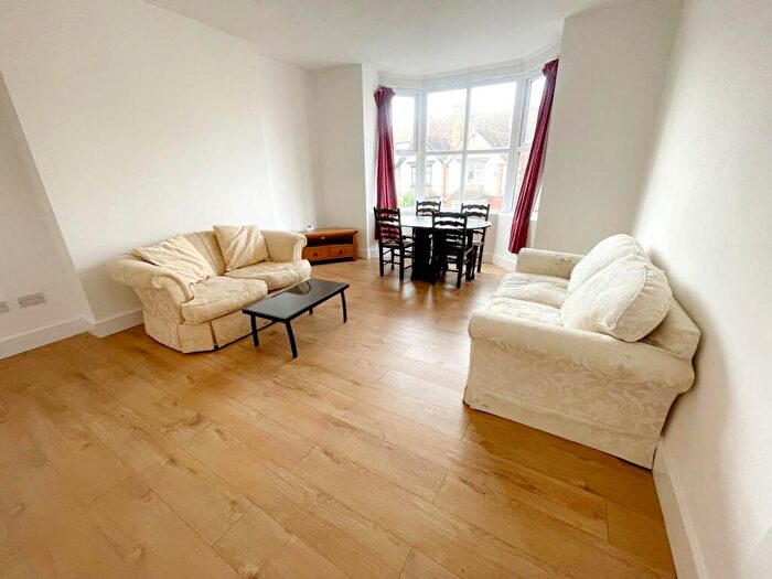 1 Bedroom Flat To Rent In Thorncliffe Road, Nottinghamshire, Sherwood Nottingham, NG3