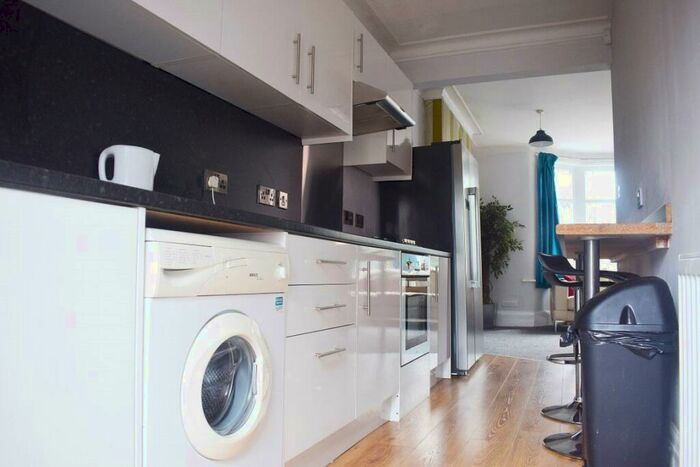 6 Bedroom Semi-Detached House To Rent In Wellington Road, Fallowfield, Manchester, Greater Manchester, M14