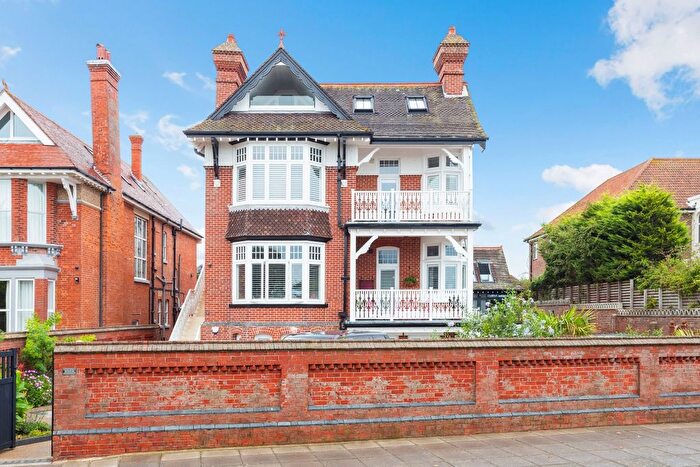 3 Bedroom Flat To Rent In Eastern Parade, Southsea, PO4