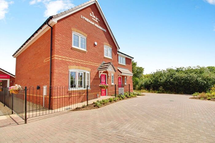 4 Bedroom Detached House For Sale In Calne Road, Lyneham, SN15
