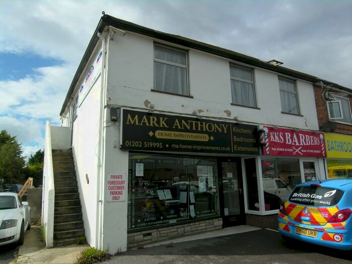 3 Bedroom Flat To Rent In Bedroom First Floor Flat In Wallisdown, BH12