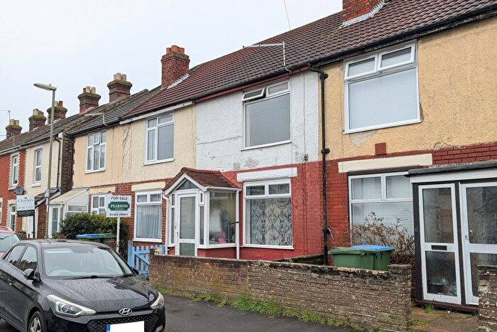 3 Bedroom Terraced House For Sale In Gordon Road, Fareham, PO16
