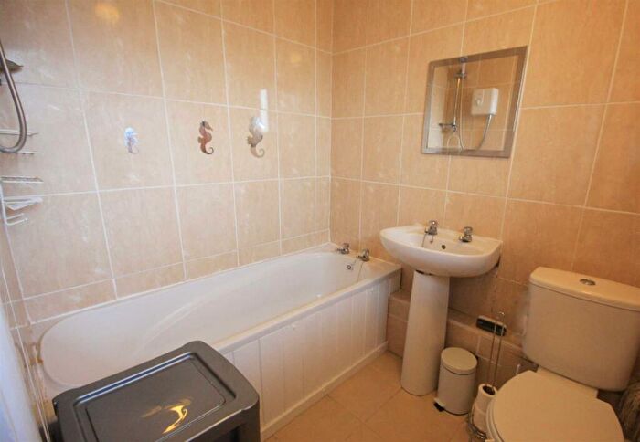 1 Bedroom Flat To Rent In Copse Avenue, Swindon, SN1