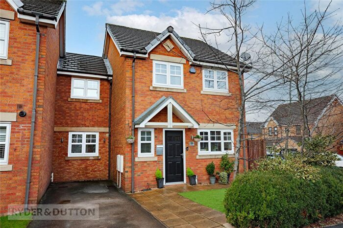 3 Bedroom Link Detached House For Sale In Valley Road, Glossop, Derbyshire, SK13