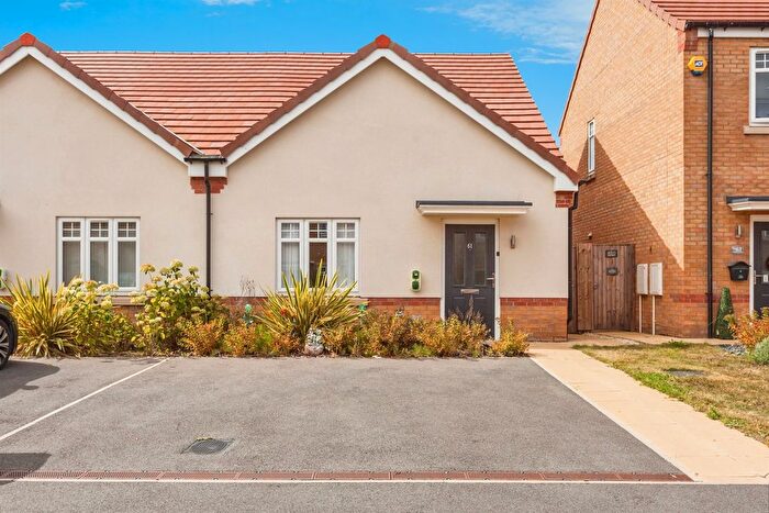 2 Bedroom Semi-Detached Bungalow For Sale In Sanderson Way, Wakefield, WF3