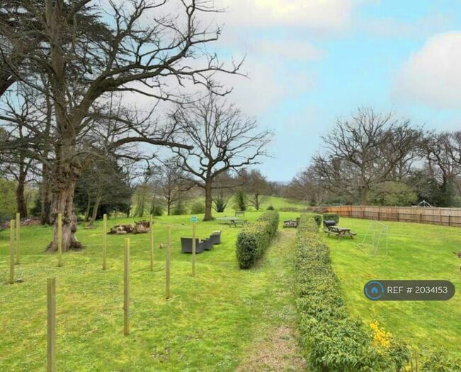 2 Bedroom Flat To Rent In Courtyard House, London, NW7