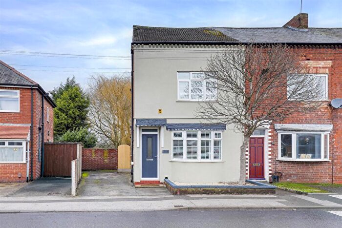 4 Bedroom End Of Terrace House For Sale In Wilford Lane, West Bridgford, Nottinghamshire, NG2