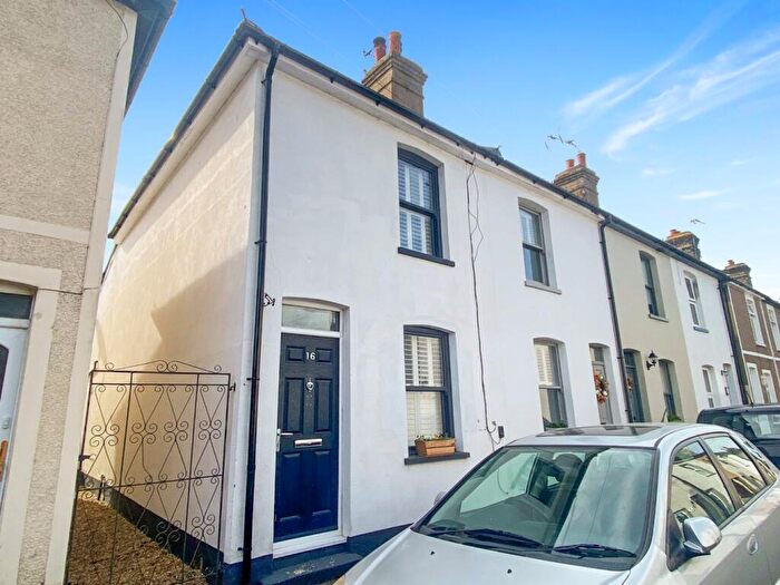 2 Bedroom End Of Terrace House To Rent In Station Road, Meopham, Gravesend, Kent, DA13