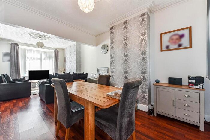 3 Bedroom Terraced House For Sale In Chichester Road, Portsmouth, PO2