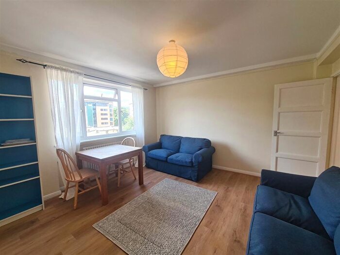 2 Bedroom Flat To Rent In Crownstone Road, Brixton, SW2