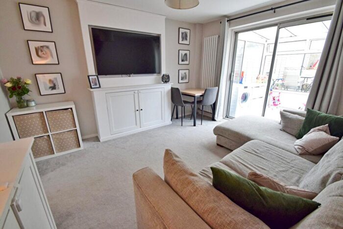 2 Bedroom Semi-Detached House For Sale In Flamingo Close, Walderslade, Chatham, ME5