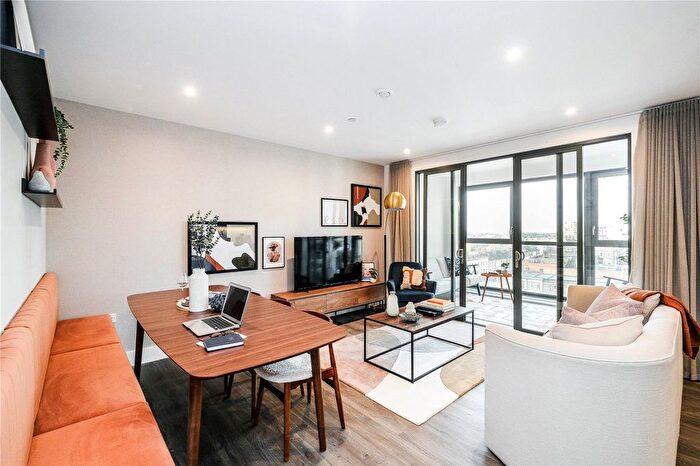 2 Bedroom Flat For Sale In Poplar Walk, Croydon, CR0