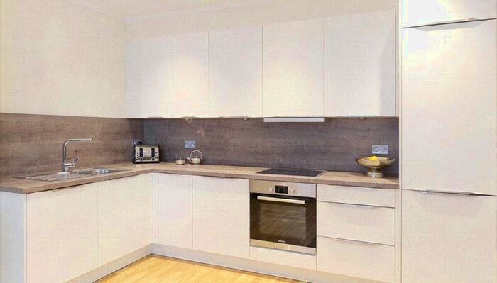 2 Bedroom Flat To Rent In Hamlet Gardens, Hammersmith, London, W6