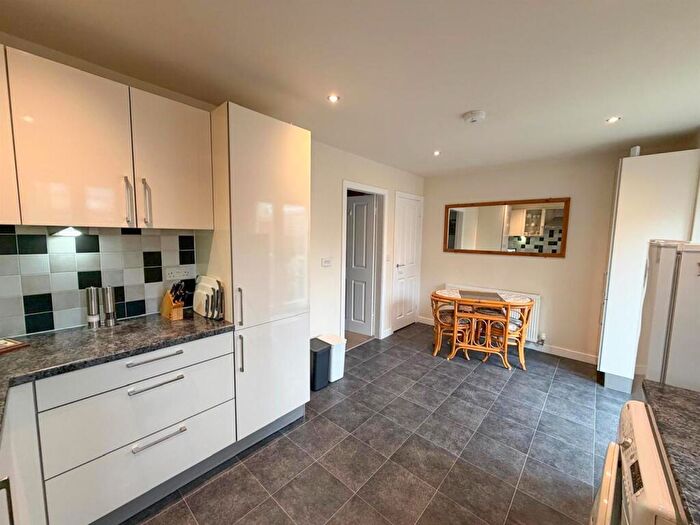 3 Bedroom Town House For Sale In New Close Mill Fold, Silsden, BD20