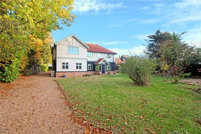 6 Bedroom Detached House For Sale In Framingham Lane, Bramerton, Norwich, Norfolk, NR14