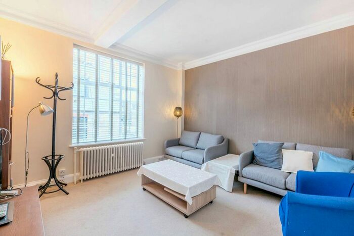 1 Bedroom Flat To Rent In Hallam Street, Marylebone, London, W1W