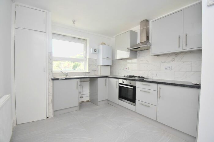 2 Bedroom Flat To Rent In Plumstead High Street, London, SE18