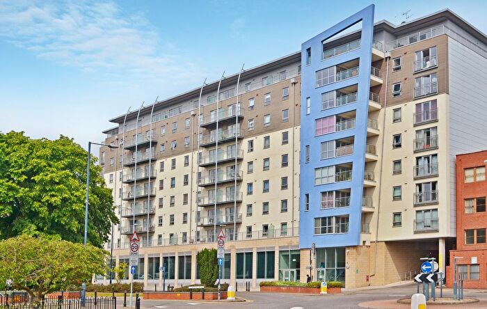 2 Bedroom Flat For Sale In Church Street East, Horsell, Woking, GU21