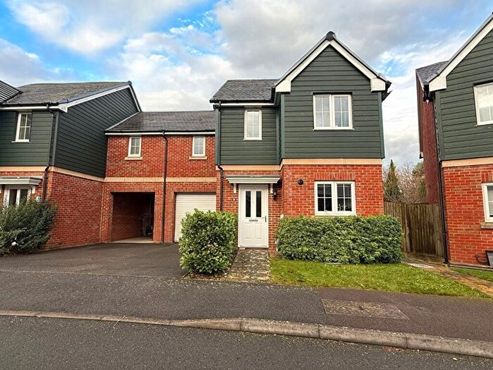 3 Bedroom Link Detached House To Rent In Fareham Bedford Drive Unfurnished, PO14