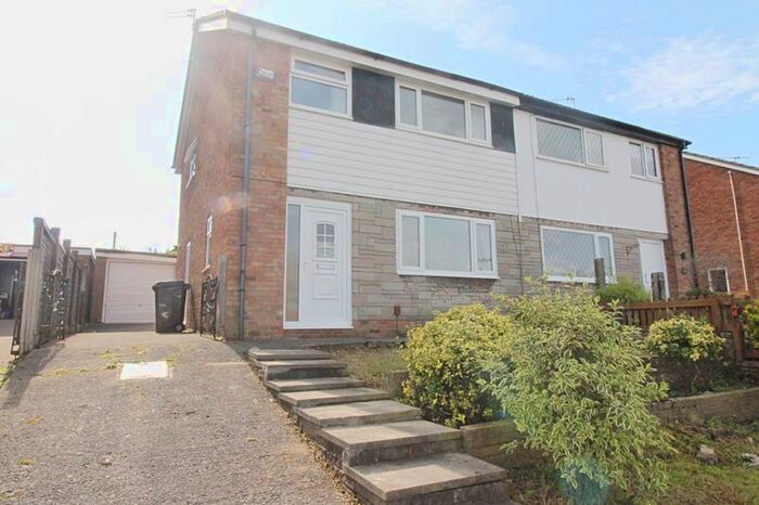 3 Bedroom Semi-Detached House To Rent In Smalley Croft, Penwortham, Preston, PR1