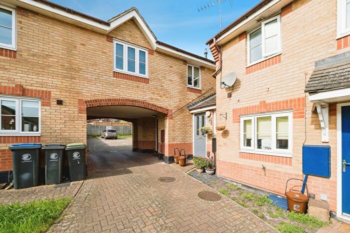 1 Bedroom Terraced House For Sale In Beech Close, Loughton, Essex, IG10