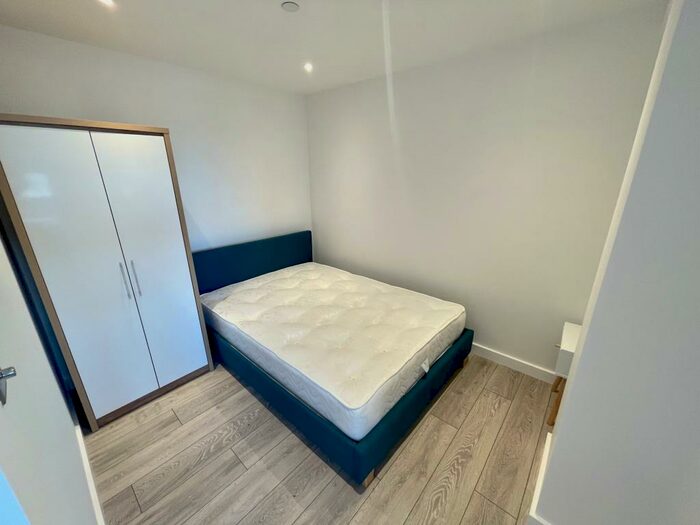 Flat To Rent In Alma Street, Luton, LU1