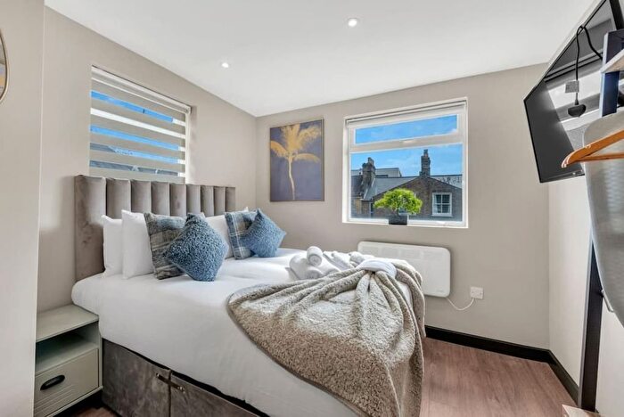 1 Bedroom Studio To Rent In Barrett's Grove, London, N16