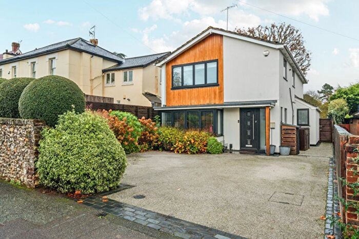 3 Bedroom Detached House To Rent In Crescent Road Reigate, RH2