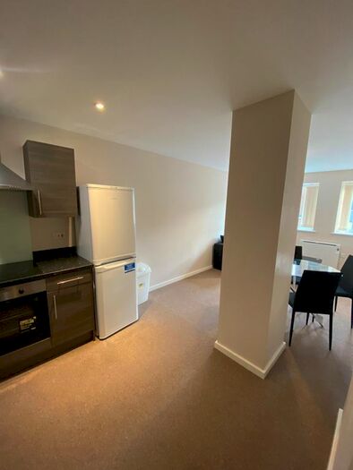 1 Bedroom Flat To Rent In High Street, Kingswinford, DY6