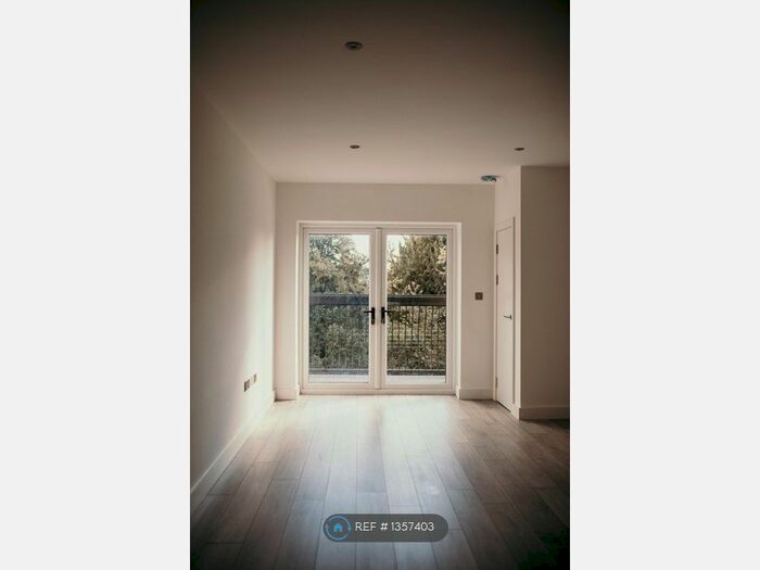 1 Bedroom Flat To Rent In Belle Vue Place, Sudbury, CO10