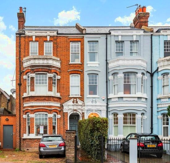 2 Bedroom Flat To Rent In Upper Richmond Road, London, SW15
