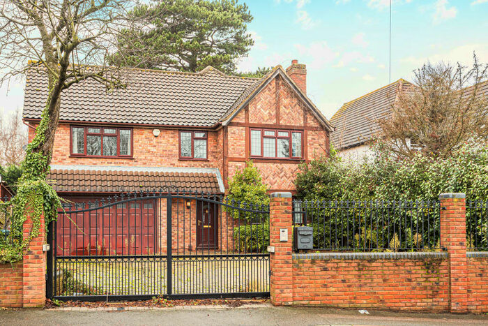 5 Bedroom House To Rent In Crofton Lane, Petts Wood, BR6