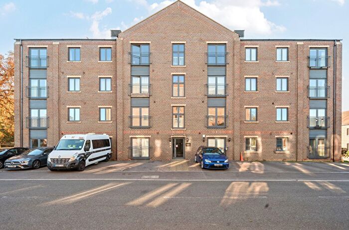 2 Bedroom Flat For Sale In Heritage Way, Gosport, Hampshire, PO12