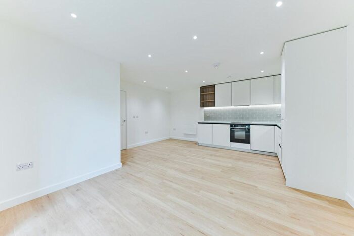 1 Bedroom Studio To Rent In Fairbank House, Beaufort Square, London, NW9