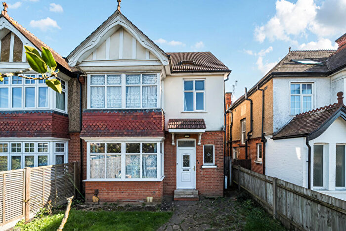 1 Bedroom Semi-Detached House For Sale In Marsh Road, Pinner, HA5